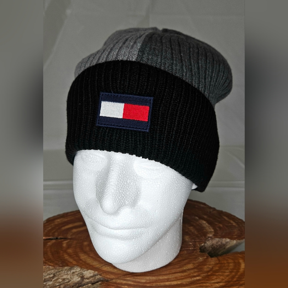 NWT Tommy Hilfiger Men's/Unisex Ribbed Cuff Logo Tri-Color Beanie